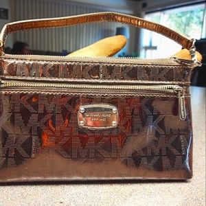 Woman's wallet MKors